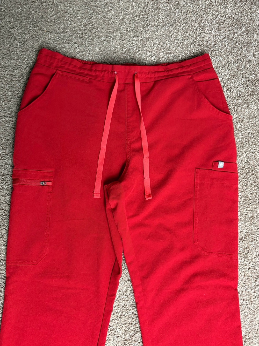 Figs technical collection scrub set in bright red size medium - Picture 6 of 9